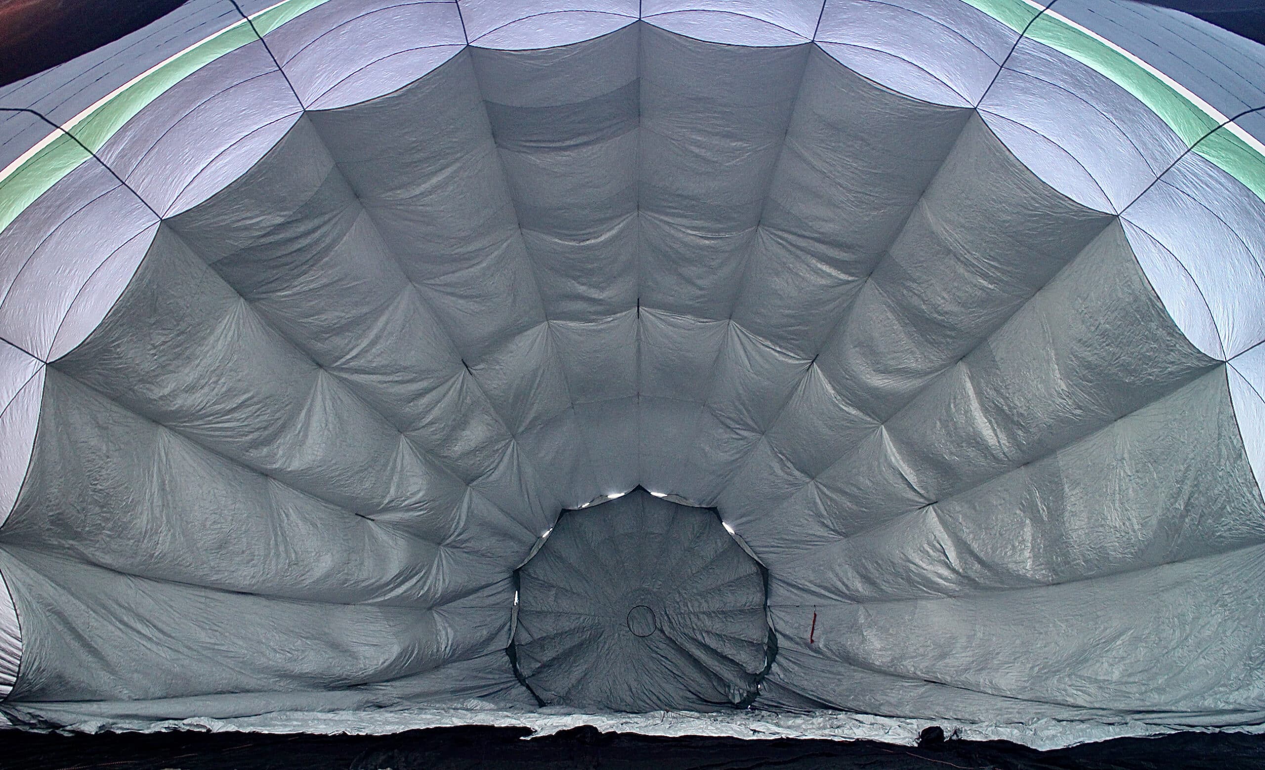 La double enveloppe de la montgolfière éco